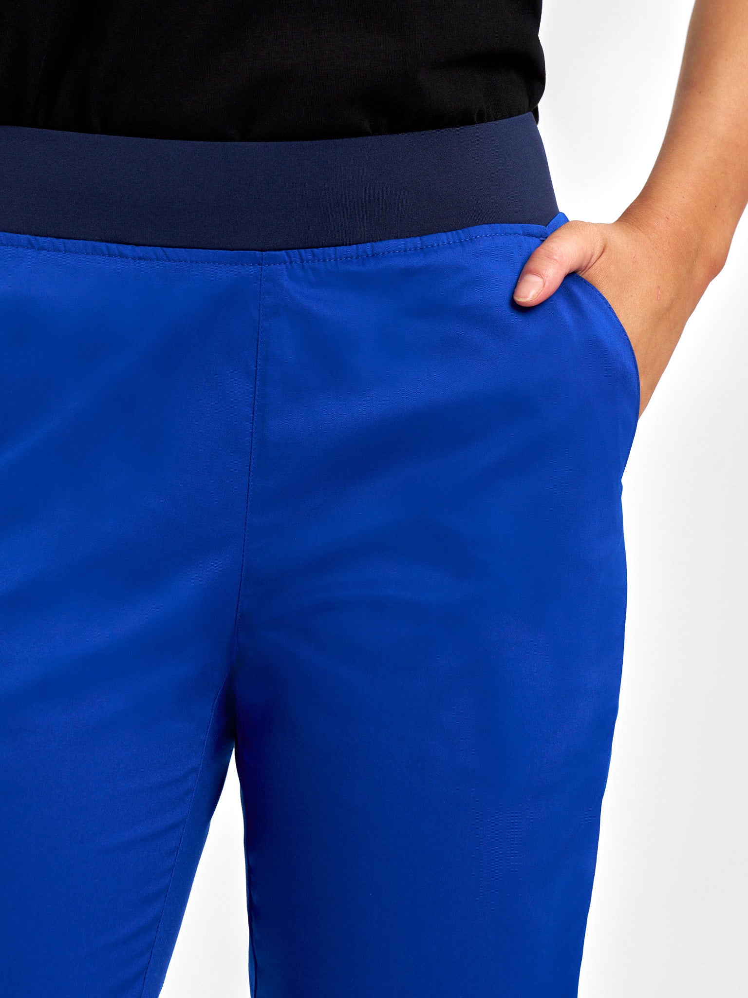 Riley Womens Slim Leg Jogger Scrub Pant